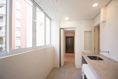 Apartamento para alugar com 148m², 3 quartos e 1 vaga Apartamento para alugar com 148m², 3 quartos e 1 vagaÁrea de Serviço