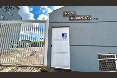 Placa instalada na fachada do imóvel  de apartamento para alugar com 2 quartos, 48m² em Cidade Nova Bonsucesso, Guarulhos