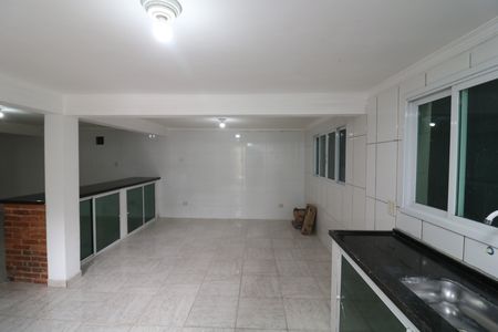 Cozinha de casa para alugar com 2 quartos, 100m² em Parque Sao Rafael, São Paulo