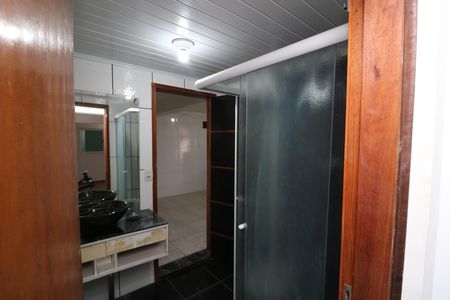 Casa para alugar com 100m², 2 quartos e sem vagaBanheiro social