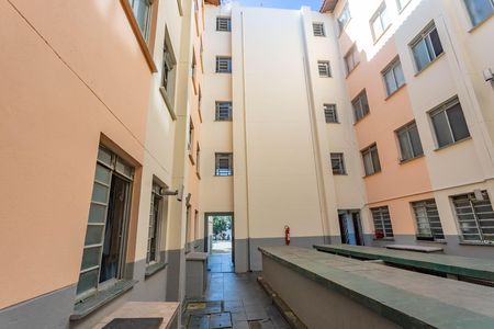 Apartamento para alugar com 44m², 2 quartos e 1 vaga Apartamento para alugar com 44m², 2 quartos e 1 vagaFachada do bloco