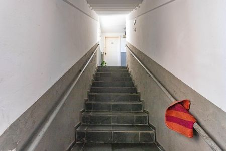 Apartamento para alugar com 44m², 2 quartos e 1 vaga Apartamento para alugar com 44m², 2 quartos e 1 vagaEscada do prédio