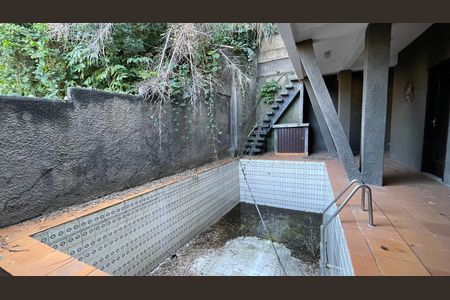 Casa de condomínio para alugar com 96m², 3 quartos e 1 vaga Casa de condomínio para alugar com 96m², 3 quartos e 1 vagaPiscina