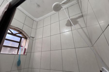 Banheiro de apartamento à venda com 2 quartos, 60m² em Jardim Santa Beatriz, Guarulhos