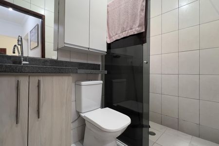 Banheiro de apartamento à venda com 2 quartos, 60m² em Jardim Santa Beatriz, Guarulhos