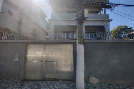 Fachada de casa para alugar com 4 quartos, 268m² em Parque Beira Mar, Duque de Caxias