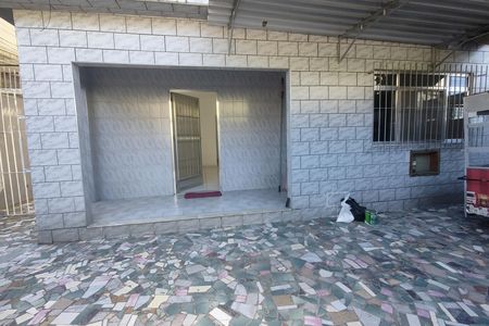 Garagem de casa para alugar com 4 quartos, 268m² em Parque Beira Mar, Duque de Caxias