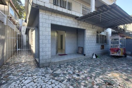 Garagem de casa para alugar com 4 quartos, 268m² em Parque Beira Mar, Duque de Caxias