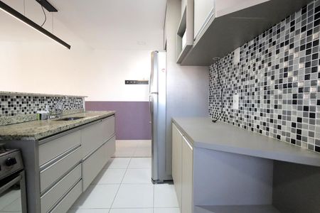 Cozinha de apartamento para alugar com 3 quartos, 77m² em Vila Scarpelli, Santo André