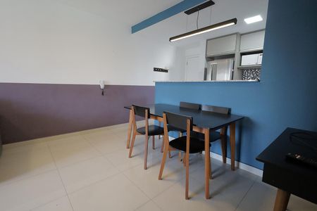 Sala de apartamento para alugar com 3 quartos, 77m² em Vila Scarpelli, Santo André