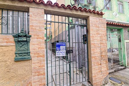 Apartamento à venda com 73m², 2 quartos e sem vaga Apartamento à venda com 73m², 2 quartos e sem vagaFachada