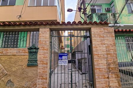 Apartamento à venda com 73m², 2 quartos e sem vaga Apartamento à venda com 73m², 2 quartos e sem vagaFachada