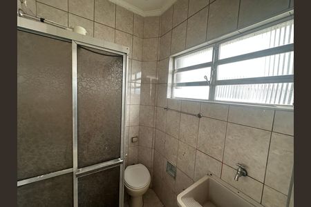 Banheiro de apartamento para alugar com 1 quarto, 29m² em Centro, São Vicente