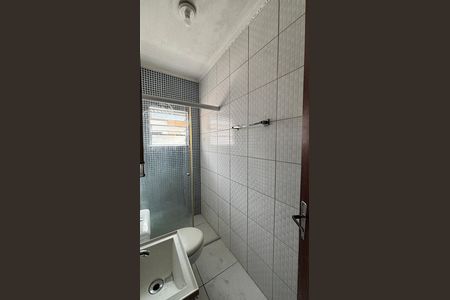 Casa à venda com 45m², 2 quartos e 1 vaga Casa à venda com 45m², 2 quartos e 1 vagaBanheiro