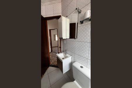 Casa à venda com 45m², 2 quartos e 1 vaga Casa à venda com 45m², 2 quartos e 1 vagaBanheiro