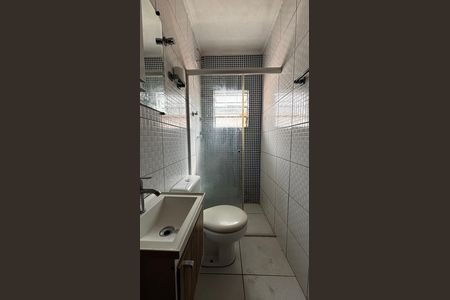Casa à venda com 45m², 2 quartos e 1 vaga Casa à venda com 45m², 2 quartos e 1 vagaBanheiro