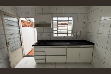 Casa à venda com 45m², 2 quartos e 1 vaga Casa à venda com 45m², 2 quartos e 1 vagaCozinha