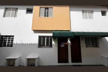Casa à venda com 45m², 2 quartos e 1 vaga Casa à venda com 45m², 2 quartos e 1 vagaFachada