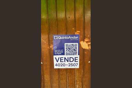 Casa à venda com 45m², 2 quartos e 1 vaga Casa à venda com 45m², 2 quartos e 1 vagaFachada