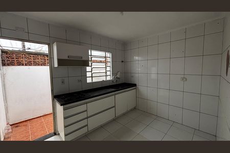 Casa à venda com 45m², 2 quartos e 1 vaga Casa à venda com 45m², 2 quartos e 1 vagaCozinha