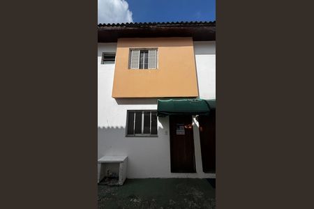 Casa à venda com 45m², 2 quartos e 1 vaga Casa à venda com 45m², 2 quartos e 1 vagaFachada
