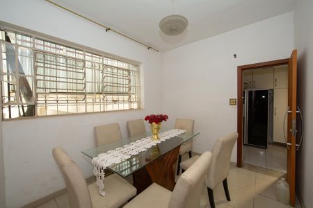 Casa para alugar com 450m², 3 quartos e 3 vagas Casa para alugar com 450m², 3 quartos e 3 vagasSALA