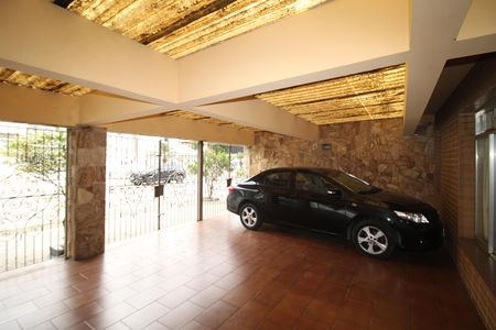 Garagem de casa à venda com 3 quartos, 300m² em Santana, São Paulo