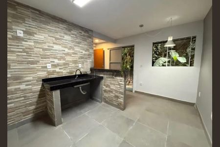 Cozinha de kitnet/studio para alugar com 1 quarto, 45m² em Concórdia, Belo Horizonte