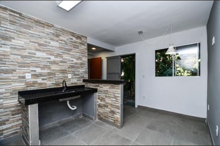 Cozinha de kitnet/studio para alugar com 1 quarto, 45m² em Concórdia, Belo Horizonte