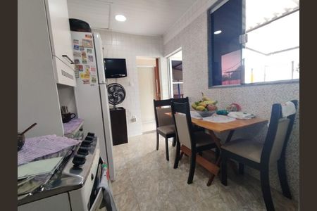 Casa à venda com 220m², 4 quartos e sem vaga