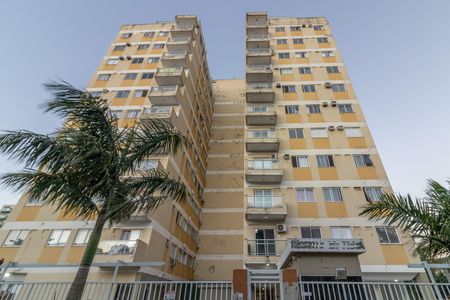 Fachada de apartamento para alugar com 2 quartos, 50m² em Recreio dos Bandeirantes, Rio de Janeiro