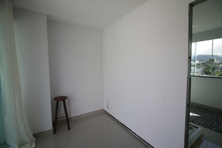 Casa à venda com 170m², 5 quartos e 2 vagasHall
