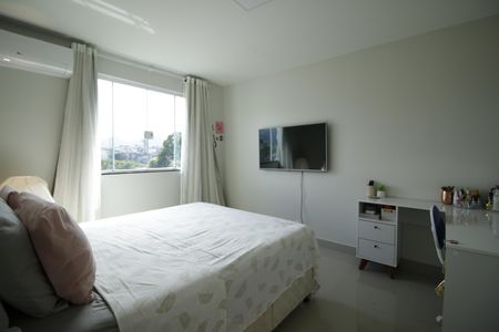 Casa à venda com 170m², 5 quartos e 2 vagasQuarto 4
