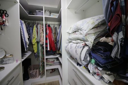 Casa à venda com 170m², 5 quartos e 2 vagasCloset da suíte 3