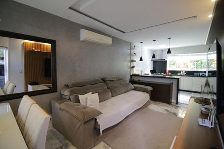 Casa à venda com 170m², 5 quartos e 2 vagasSala