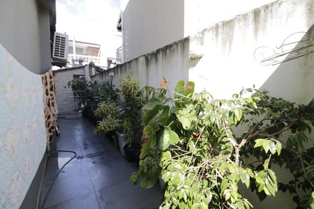 Casa à venda com 170m², 5 quartos e 2 vagasQuintal