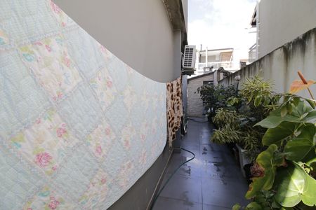 Casa à venda com 170m², 5 quartos e 2 vagasQuintal