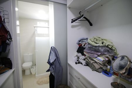 Casa à venda com 170m², 5 quartos e 2 vagasCloset da suíte 3