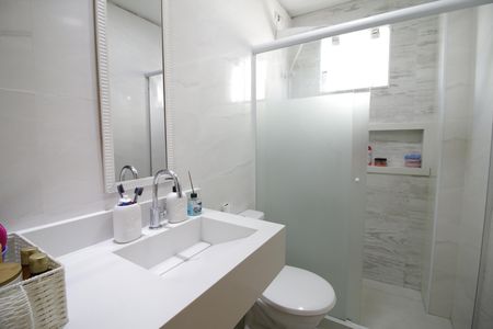 Casa à venda com 170m², 5 quartos e 2 vagasBanheiro