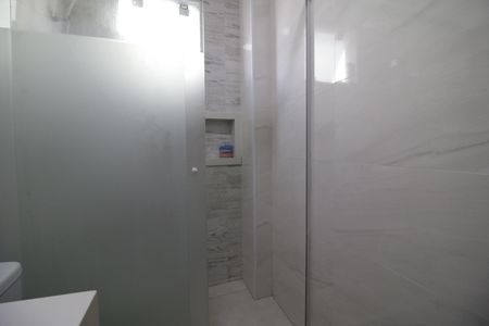 Casa à venda com 170m², 5 quartos e 2 vagasBanheiro