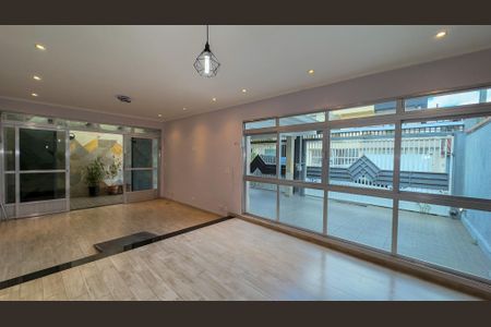 Casa para alugar com 3 quartos, 300m² em Vila Cruzeiro, São Paulo