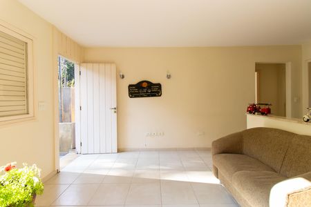 Sala de casa para alugar com 3 quartos, 202m² em Granja Viana, Cotia