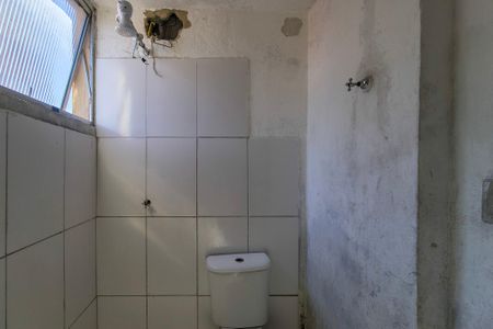 Banheiro  de apartamento para alugar com 2 quartos, 54m² em Princesa, Praia Grande