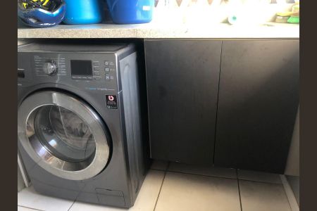Apartamento à venda com 135m², 4 quartos e 2 vagas Apartamento à venda com 135m², 4 quartos e 2 vagasÁrea de Serviço