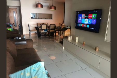 Apartamento à venda com 135m², 4 quartos e 2 vagas Apartamento à venda com 135m², 4 quartos e 2 vagasSala