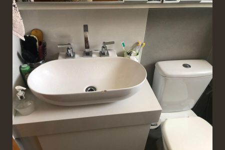 Apartamento à venda com 135m², 4 quartos e 2 vagas Apartamento à venda com 135m², 4 quartos e 2 vagasBanheiro