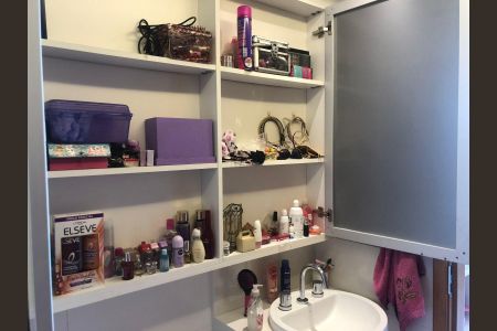 Apartamento à venda com 135m², 4 quartos e 2 vagas Apartamento à venda com 135m², 4 quartos e 2 vagasBanheiro