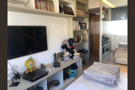 Apartamento à venda com 135m², 4 quartos e 2 vagas Apartamento à venda com 135m², 4 quartos e 2 vagasQuarto