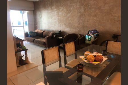 Sala de apartamento à venda com 4 quartos, 135m² em Camboinhas, Niterói