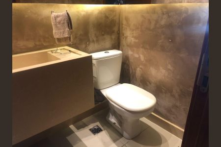 Apartamento à venda com 135m², 4 quartos e 2 vagas Apartamento à venda com 135m², 4 quartos e 2 vagasBanheiro